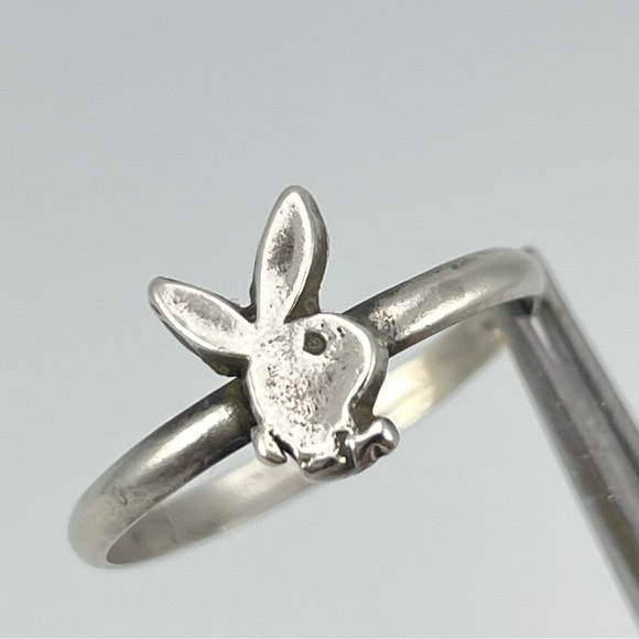 Unsigned Jewelry - Sterling Silver 925 Playboy Bunny Ring Retro Minimalist Style Size 5